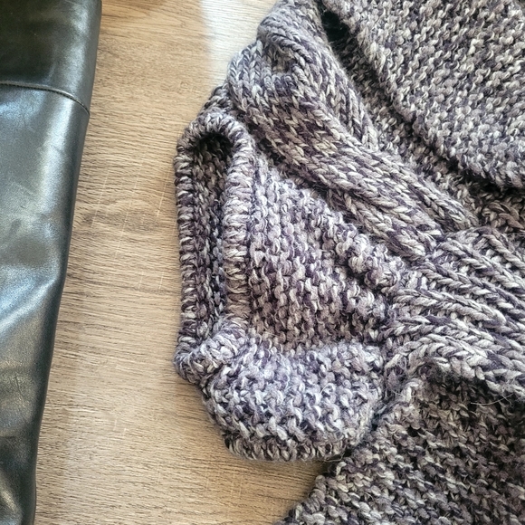 Dex Shrug/Shawl - Picture 4 of 7